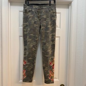 COCO+Carmen EverStretch Camouflage Jeggins Size M with Elastic Band/Embroidery